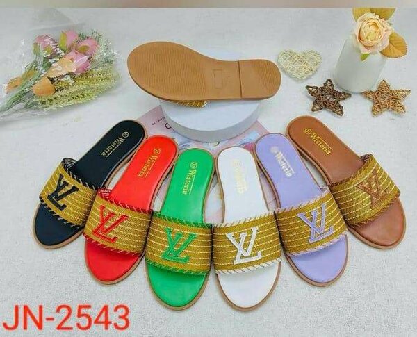 Ladies slippers