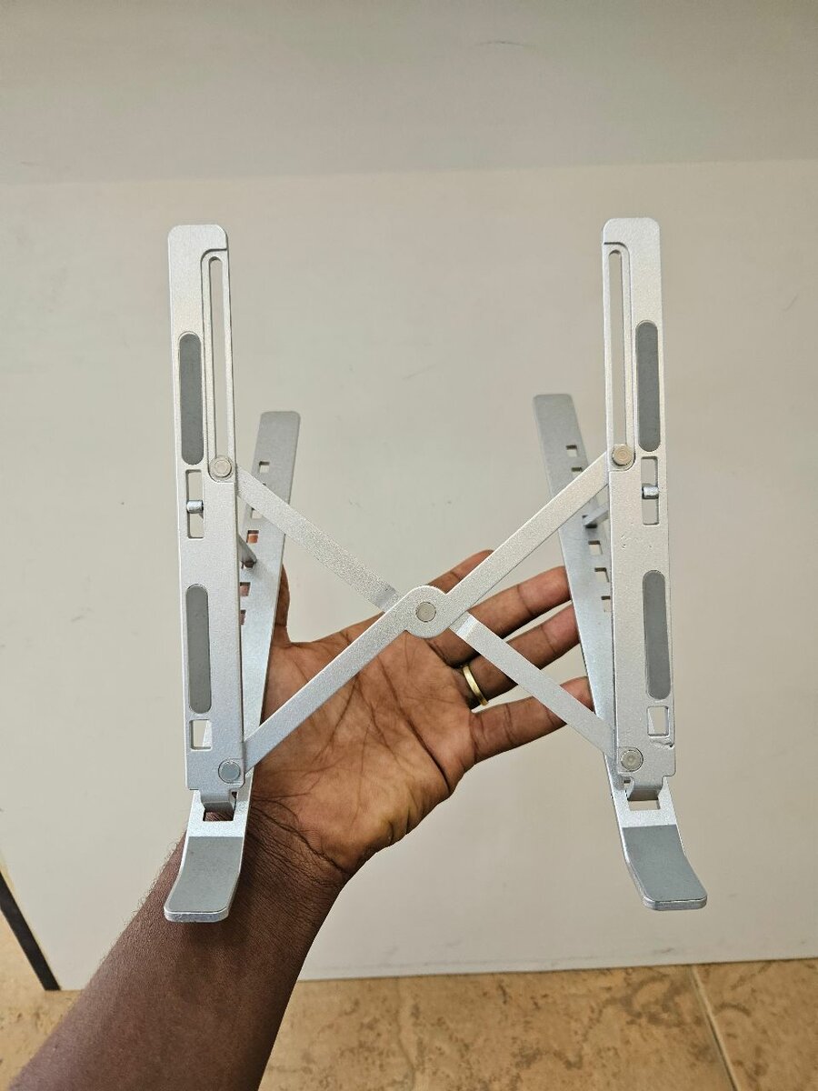Laptop stand