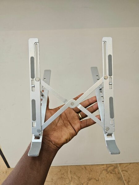 Laptop stand