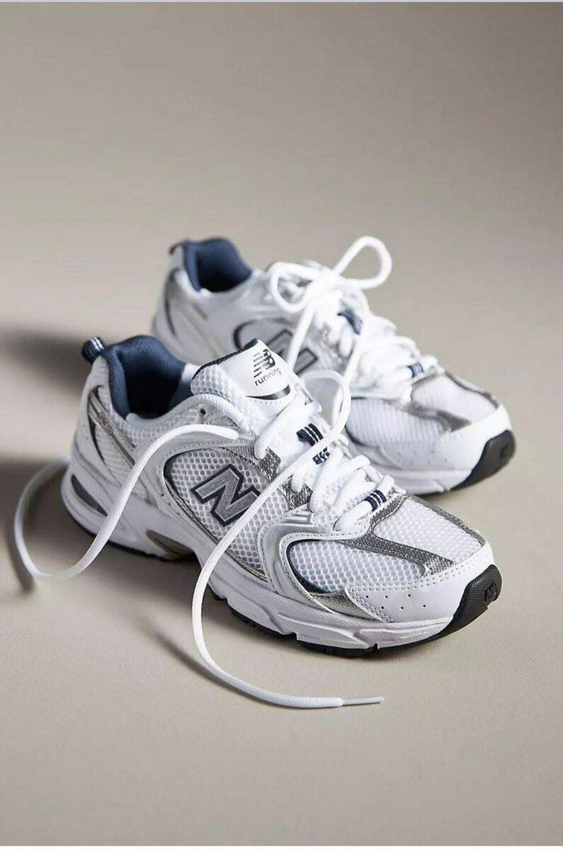 Baskets de course blanches