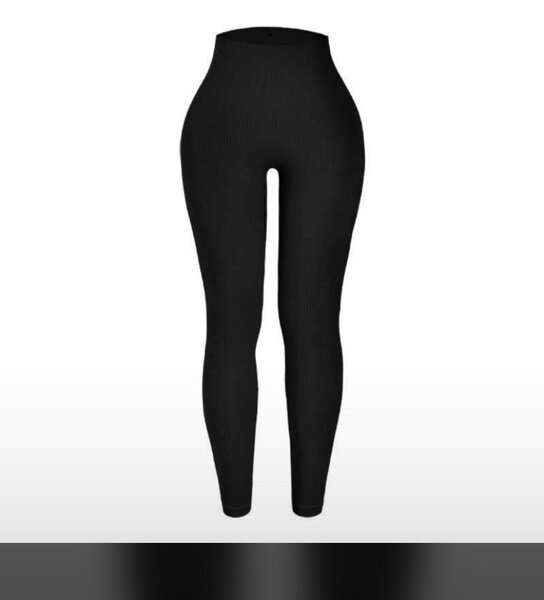 Ribbed leggings.