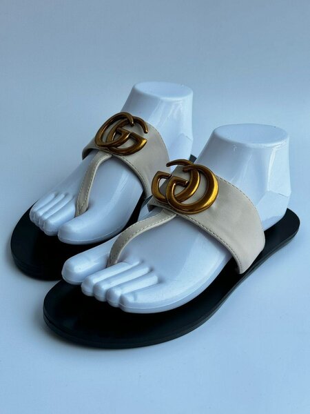 Gucci slippers