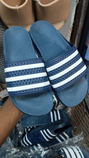 Adilettes slides