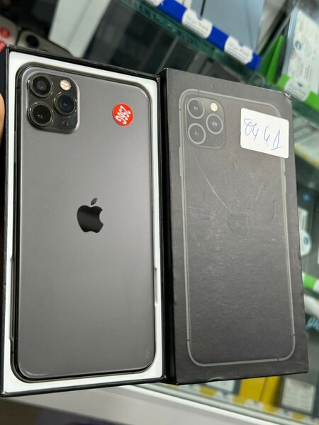iPhone 11 Pro Max 256g très propre