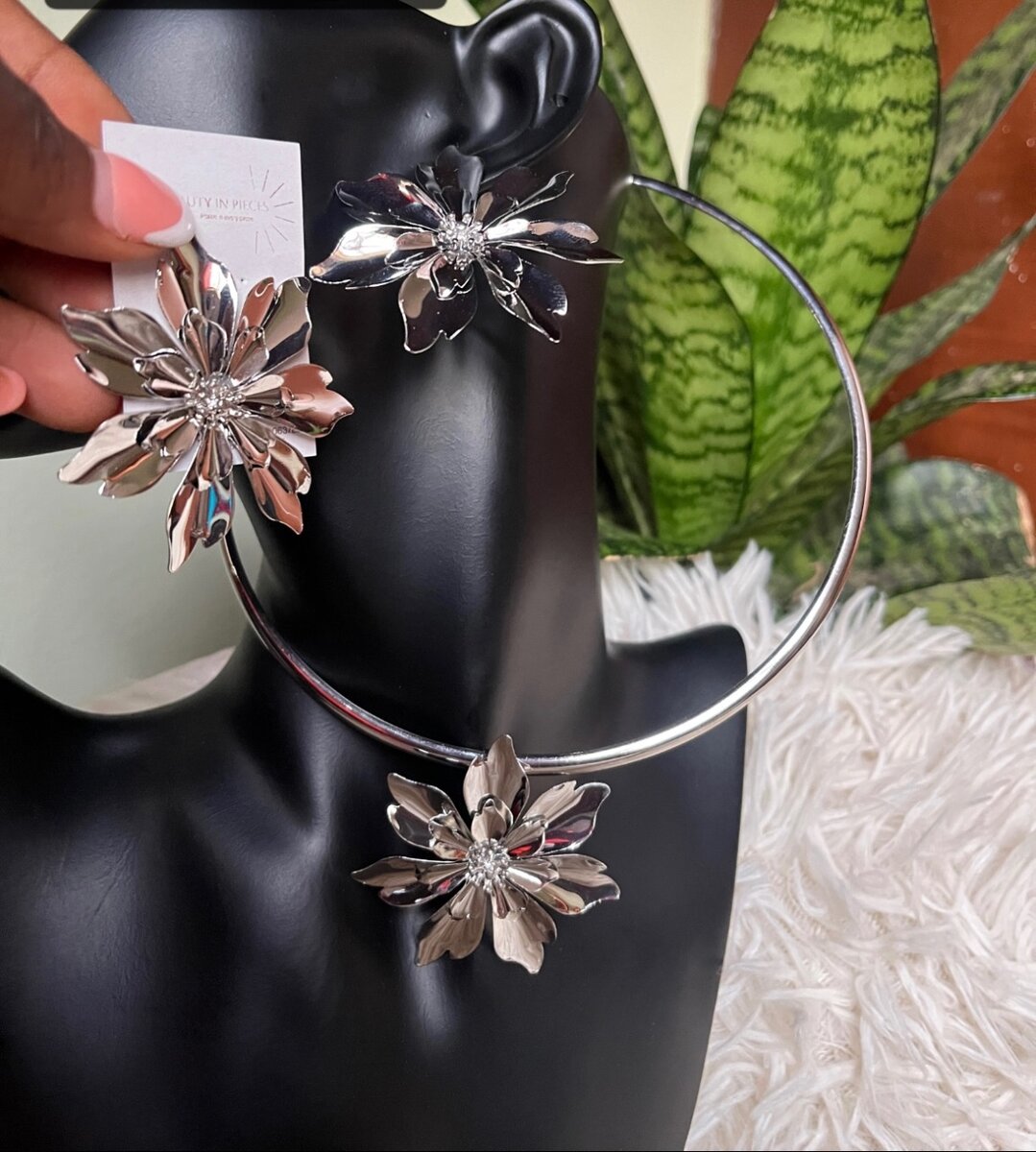 Flower pendant set