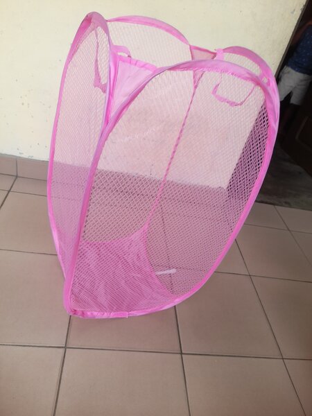 Panier à linge pliable rose