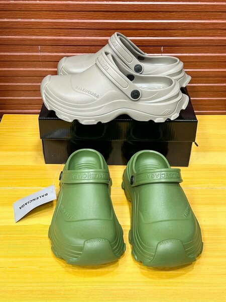Sandales Crocks Balenciaga
