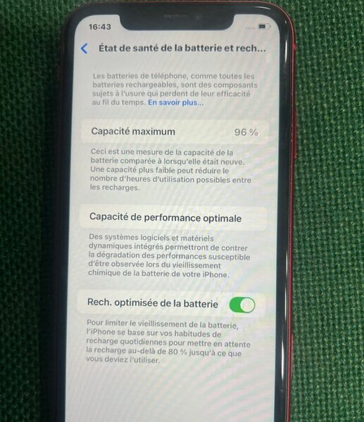 iPhone Rouge 64Go Excellent État
