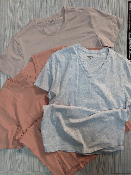 V-neck Tee's