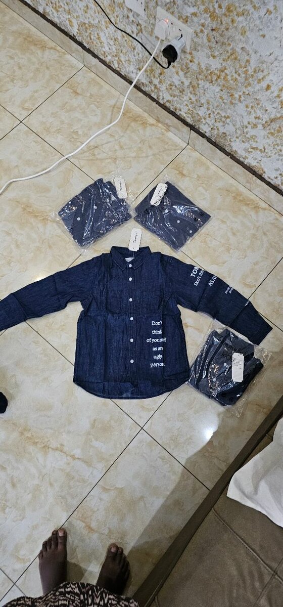 Jean shirt inscribed :Do not think you are ugly