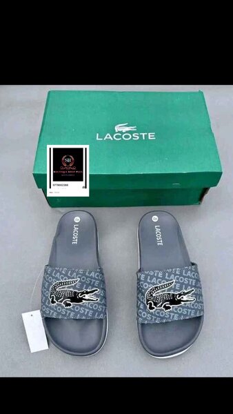 Sandales Lacoste authentique  avec sa boîte