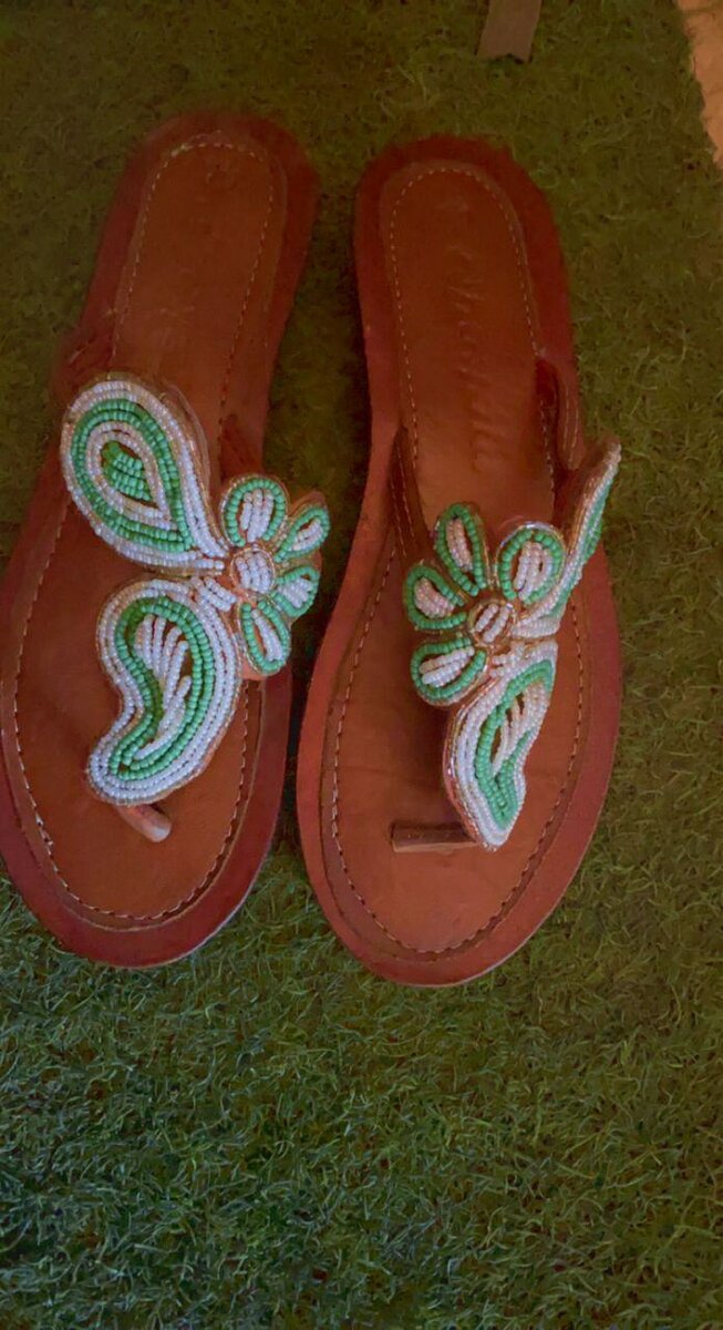 Beaded wedge