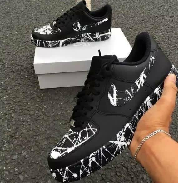 NIKE AIRFORCE CLASSIC