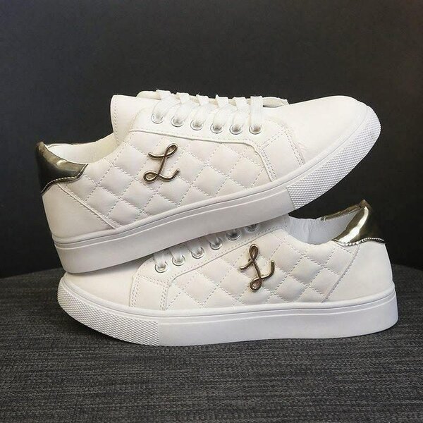 Ladies sneakers