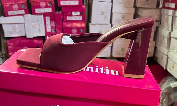 Chic mules