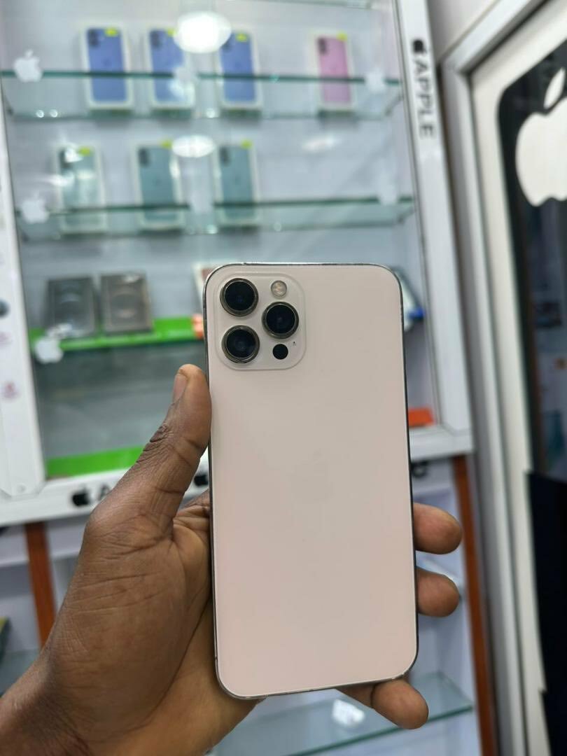 iPhone 12 Pro Max  sans id