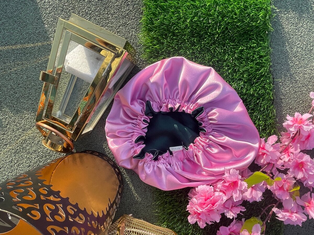 Bonnet en satin double face