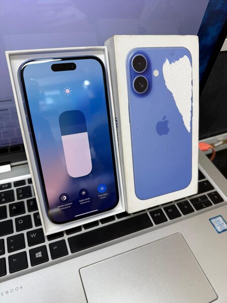 iPhone 16 simple bleu neuf