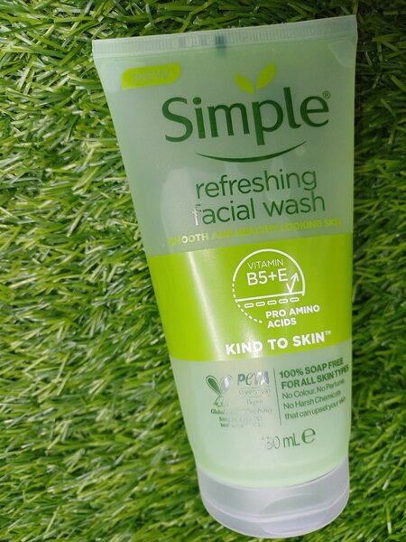 Simple clear pore scrub