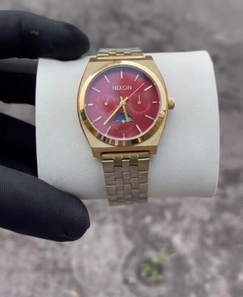 Nixon watch