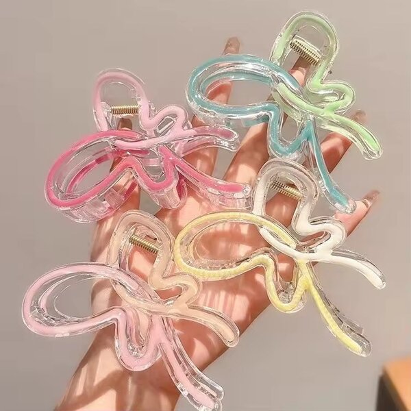 Butterfly claw clip