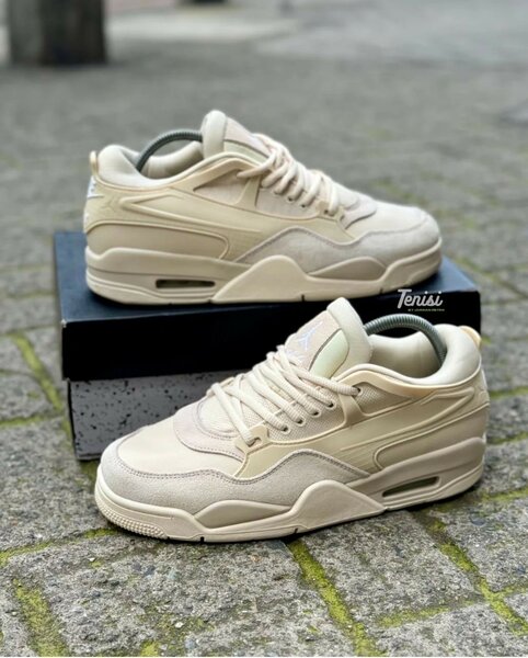 Air Jordan 4 RM