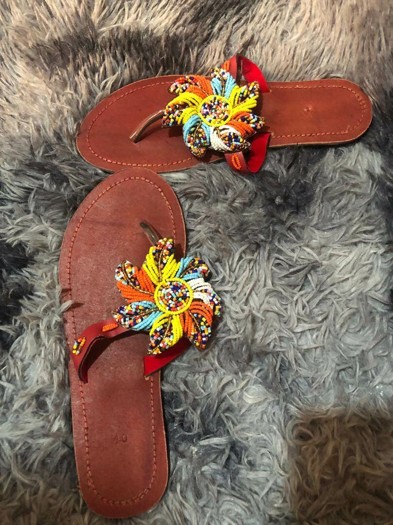 Beaded flat slippers