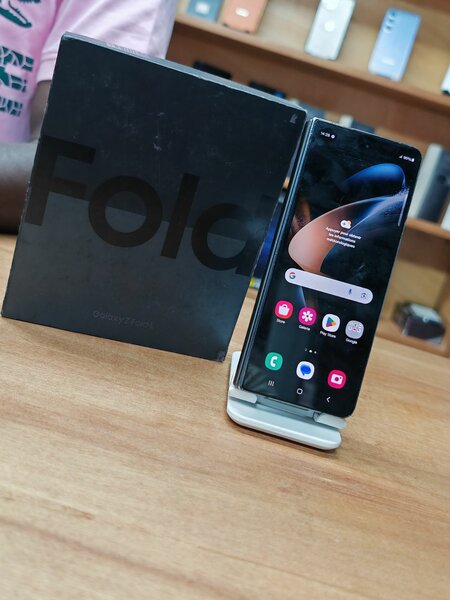 Samsung fold 4