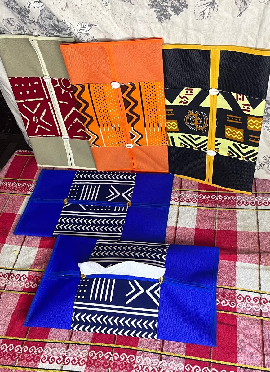 Pochette pour mouchoirs