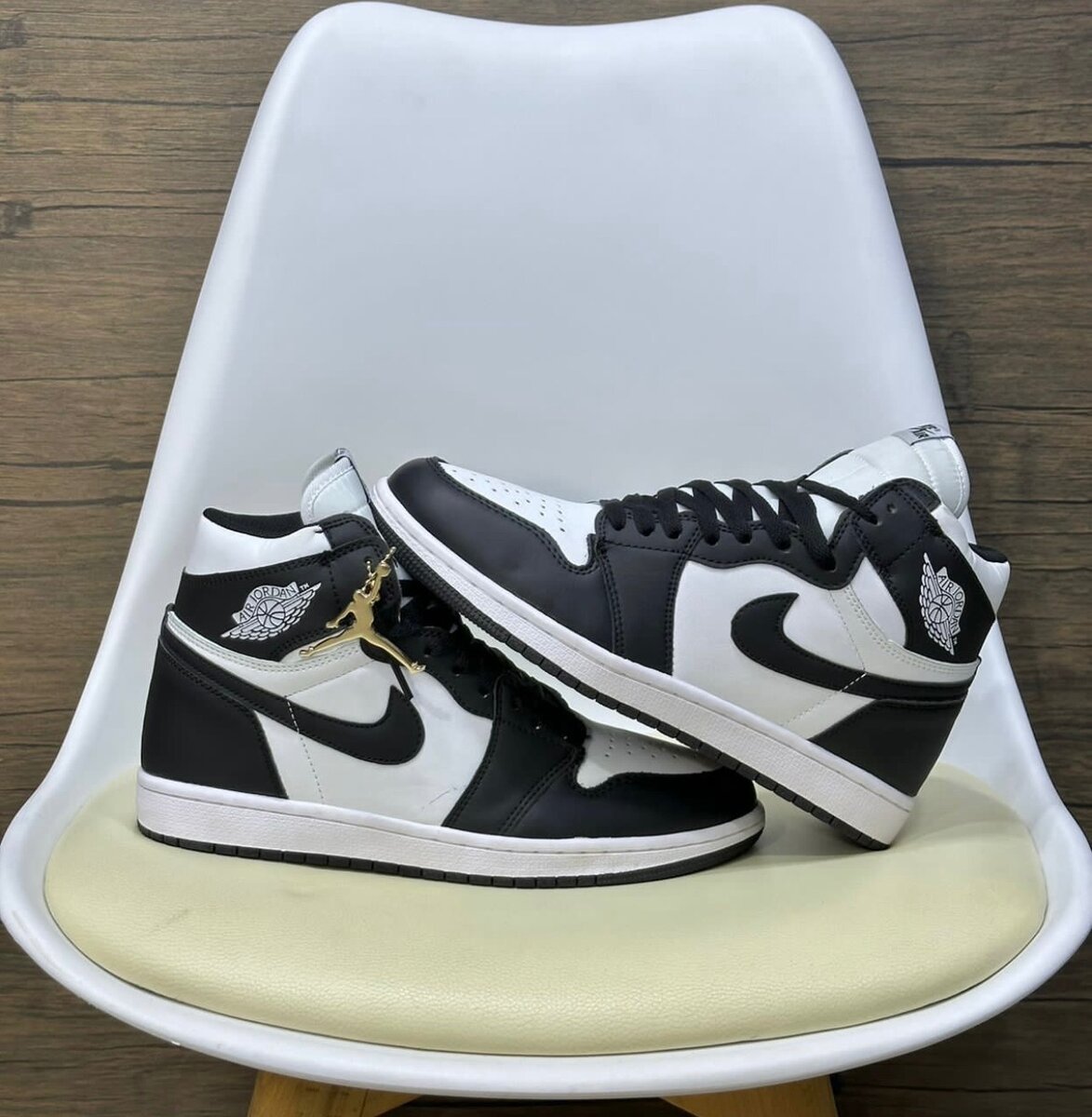 Nike Air Jordan 1