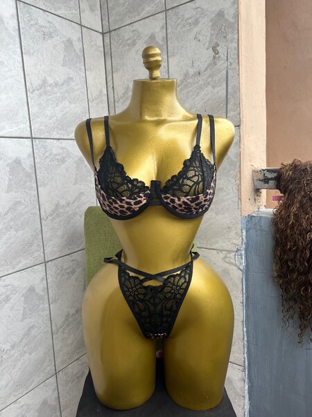 Ensemble lingerie brodé sexy