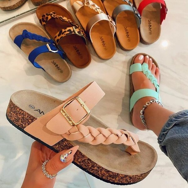 Flat shoes
