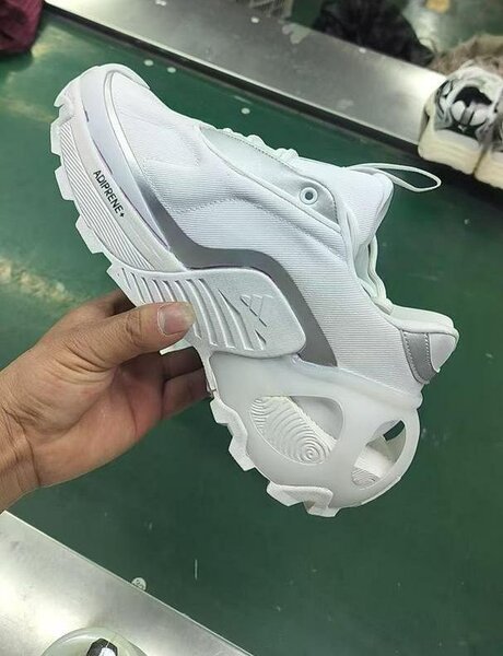 Adidas Sneakers Blancs Sportifs