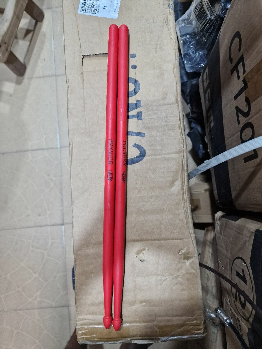 Baguettes rouges en caoutchouc