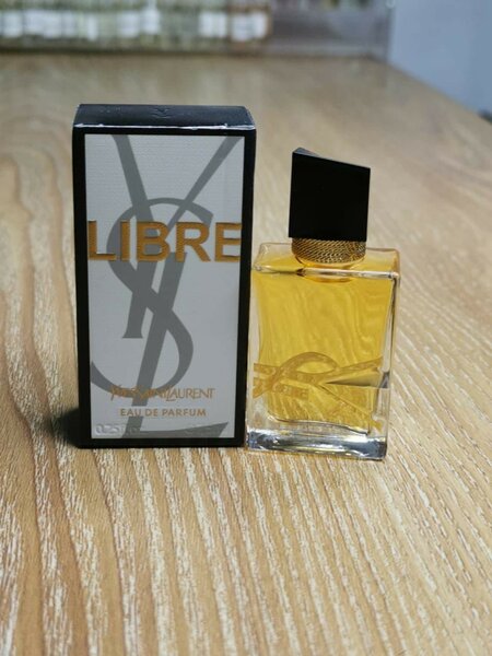 Miniature de parfum authentiqu