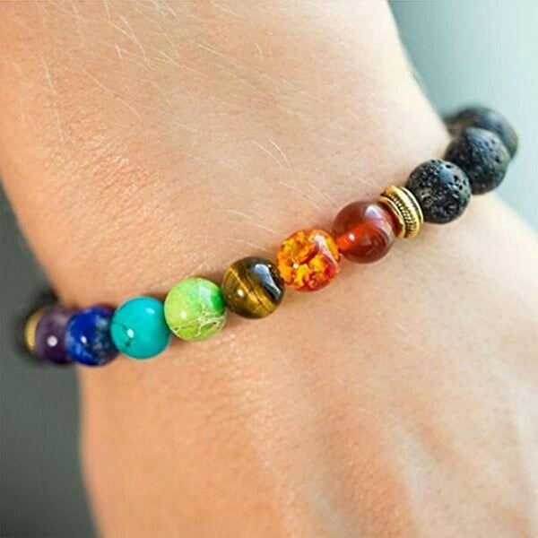 Bracelets 7 chakras dominé par la pierre de lave