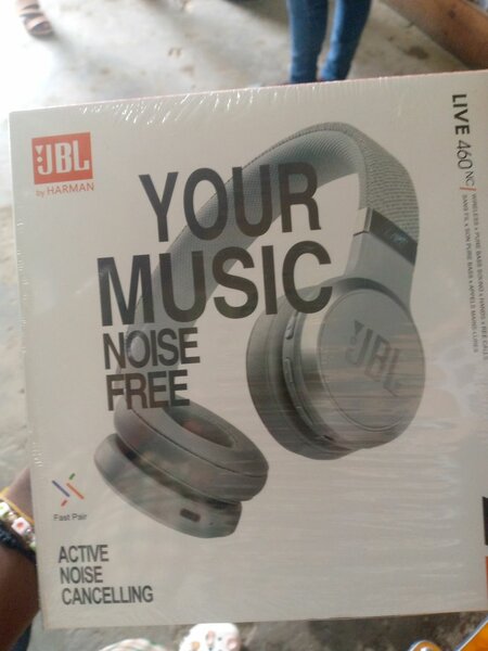 JBL Live 460