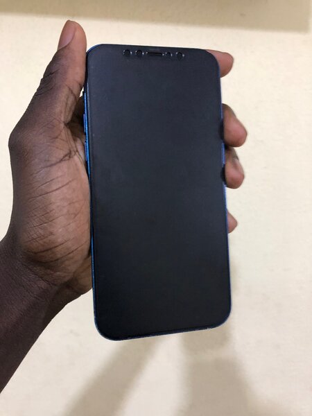 iPhone 12 simple