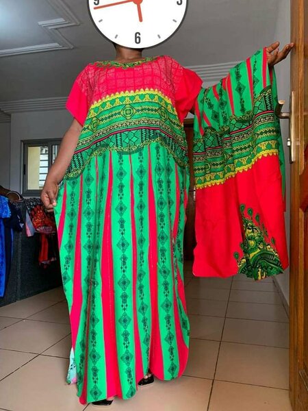 Boubou plus foulard disponible a 10000fr