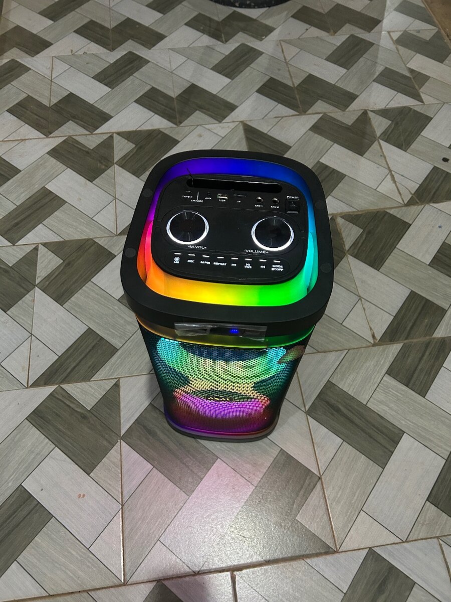 Akai Speaker