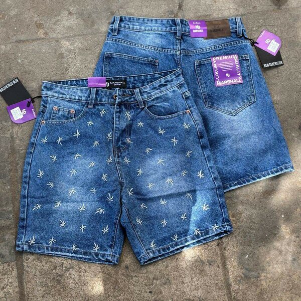 Short jeans