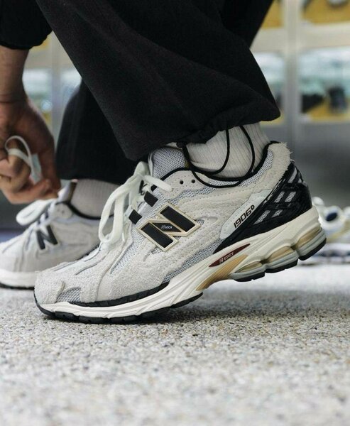 New Balance 1906
