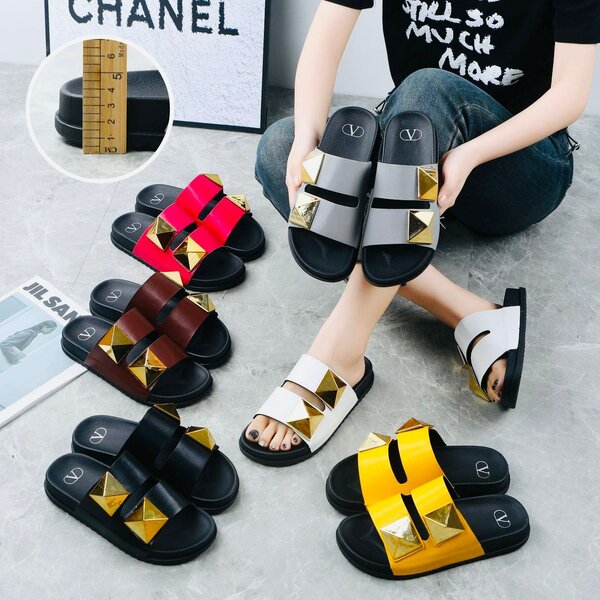 Ladies slippers