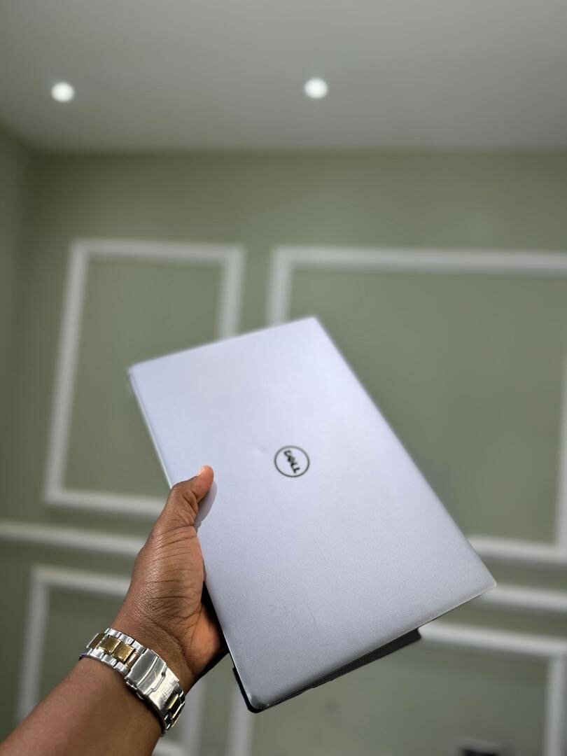 *DELL XPS 13 9350*
