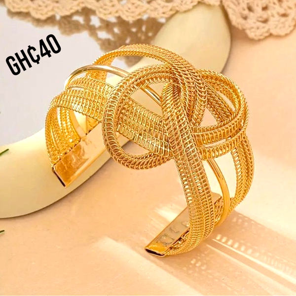 Bracelet for ladies