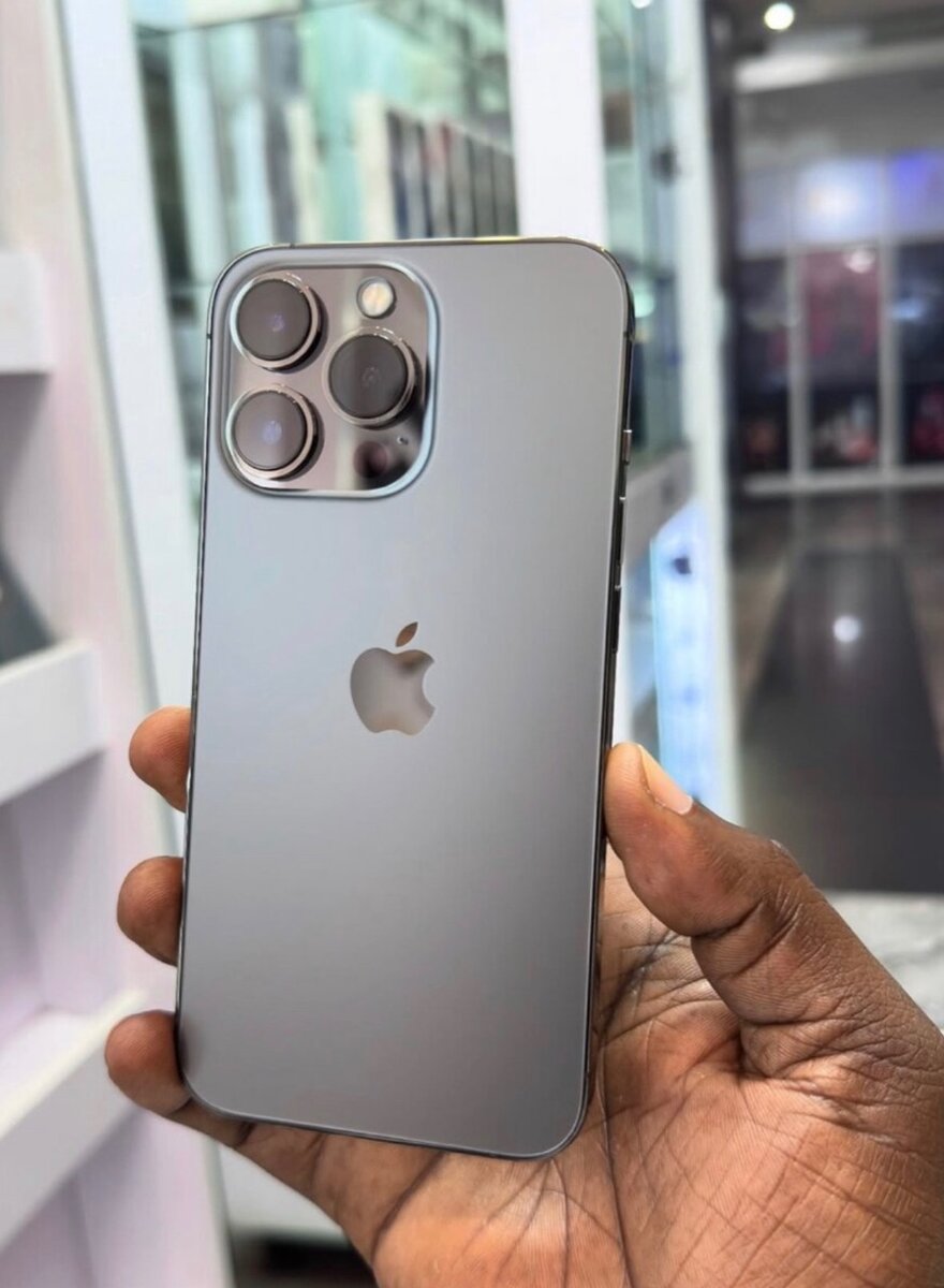 ROGGER IPHONES
