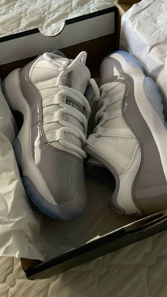 JORDAN  11