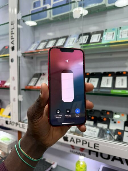 iPhone 13 Rouge - État Impeccable