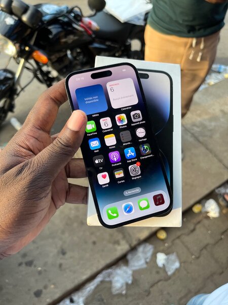 iPhone 14 pro CE
