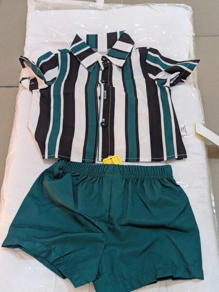 Tenue rayée enfant stylée